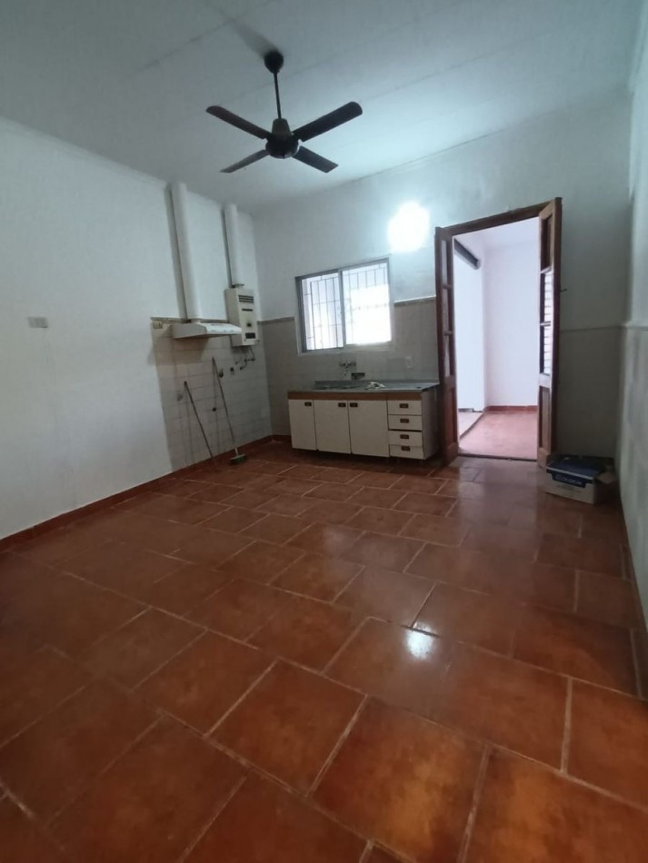 CASA 2 DORMITORIOS Y COCHERAS