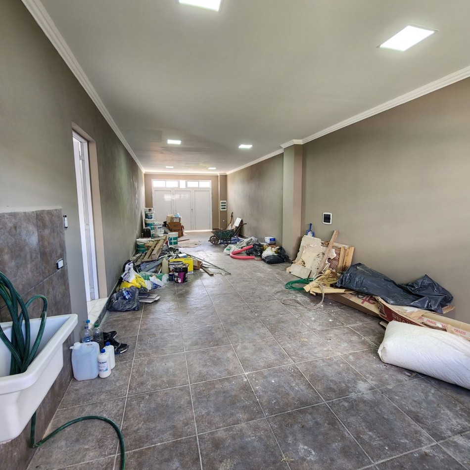 MODERNA CASA DE 3 DORMITORIOS