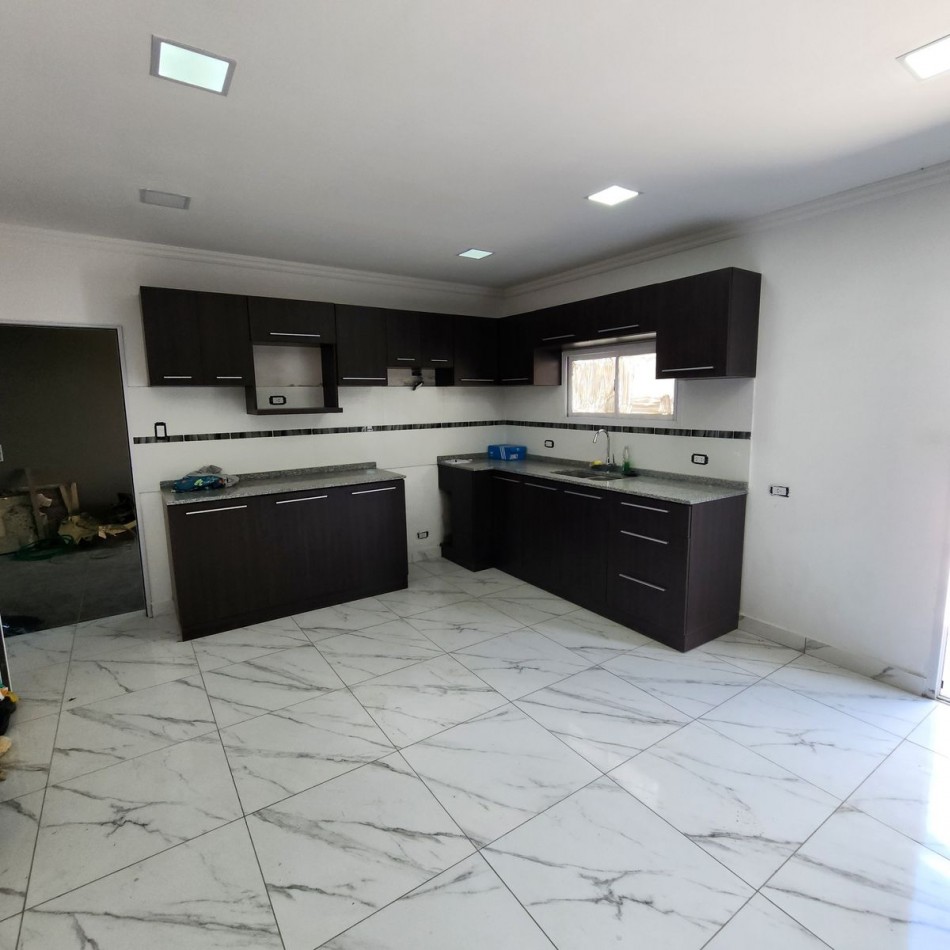 MODERNA CASA DE 3 DORMITORIOS