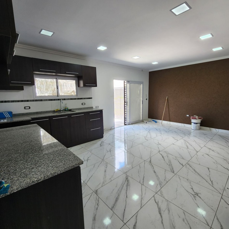 MODERNA CASA DE 3 DORMITORIOS