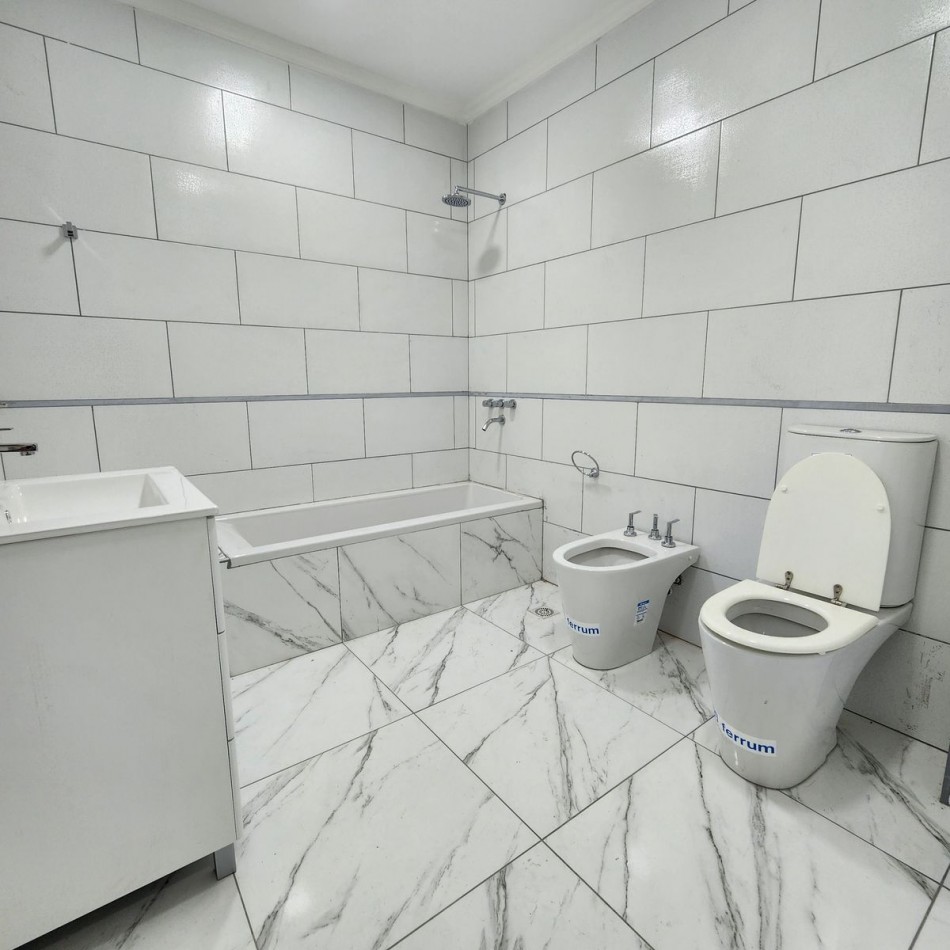 MODERNA CASA DE 3 DORMITORIOS