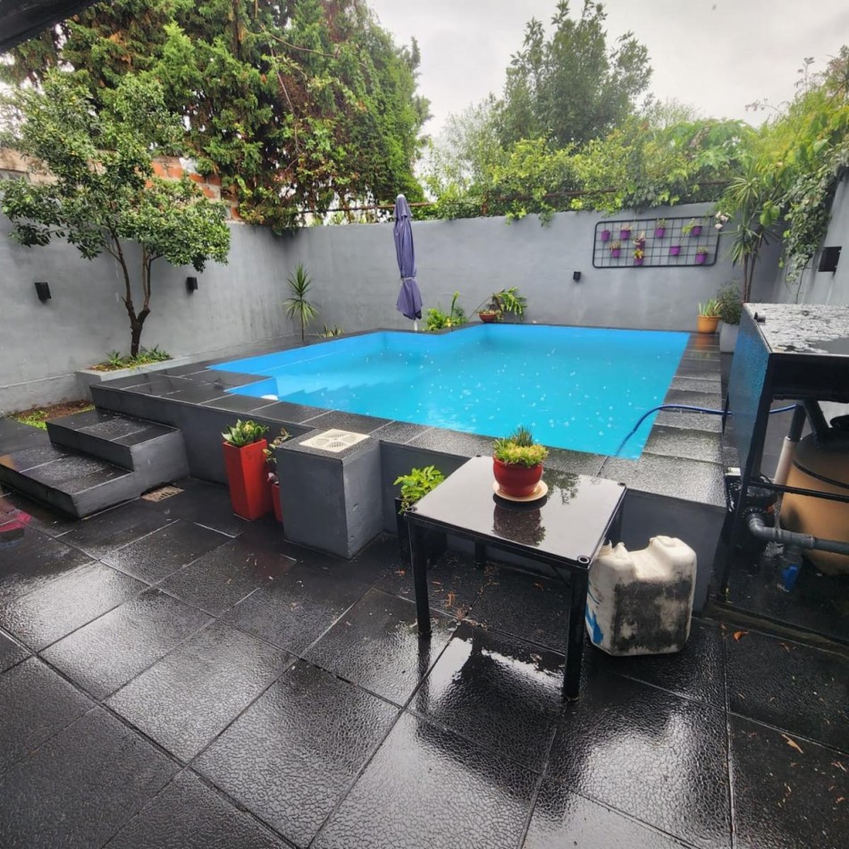 EXCELENTE PROPIEDAD CON PISCINA