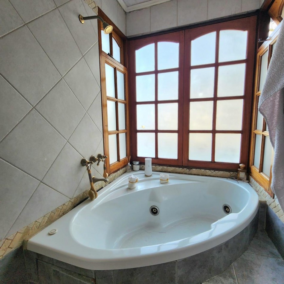 INCREIBLE CASA CON PISCINA
