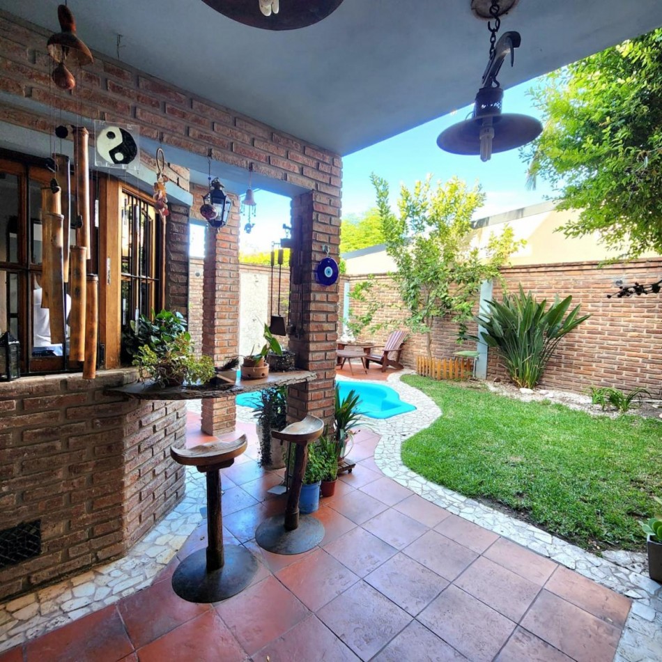 INCREIBLE CASA CON PISCINA