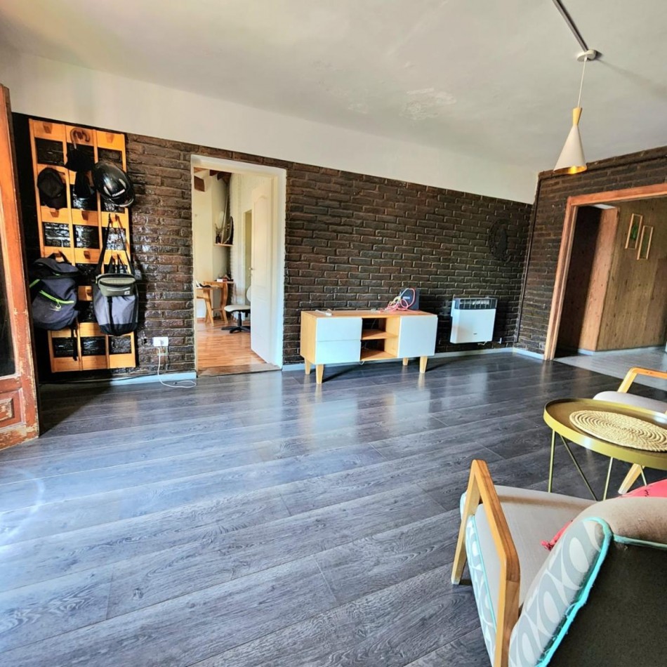 EXCELENTE OPORTUNIDAD. CASA y LOCAL COMERCIAL EN ESQUINA