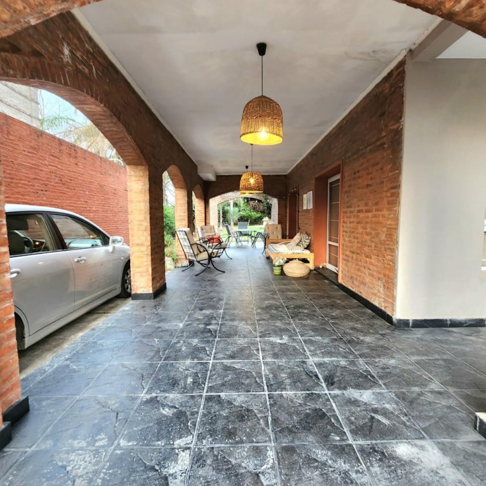 CASA DE 3 DORMITORIOS EN UNA DE LAS ZONAS MAS BUSCADAS DE LA CIUDAD