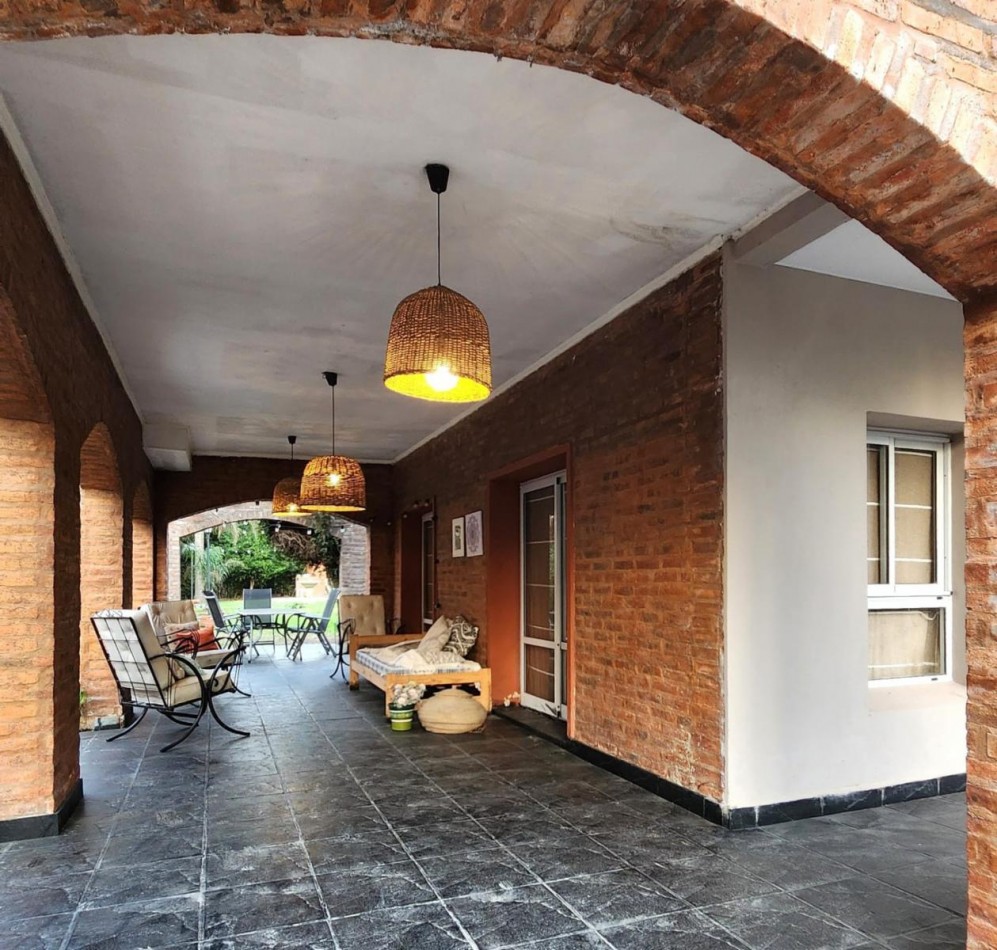 CASA DE 3 DORMITORIOS EN UNA DE LAS ZONAS MAS BUSCADAS DE LA CIUDAD