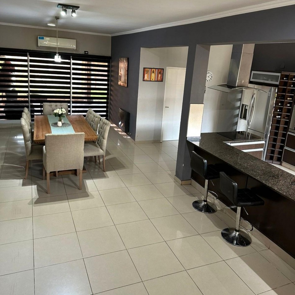 INCREIBLE CASA DE TRES DORMITORIOS