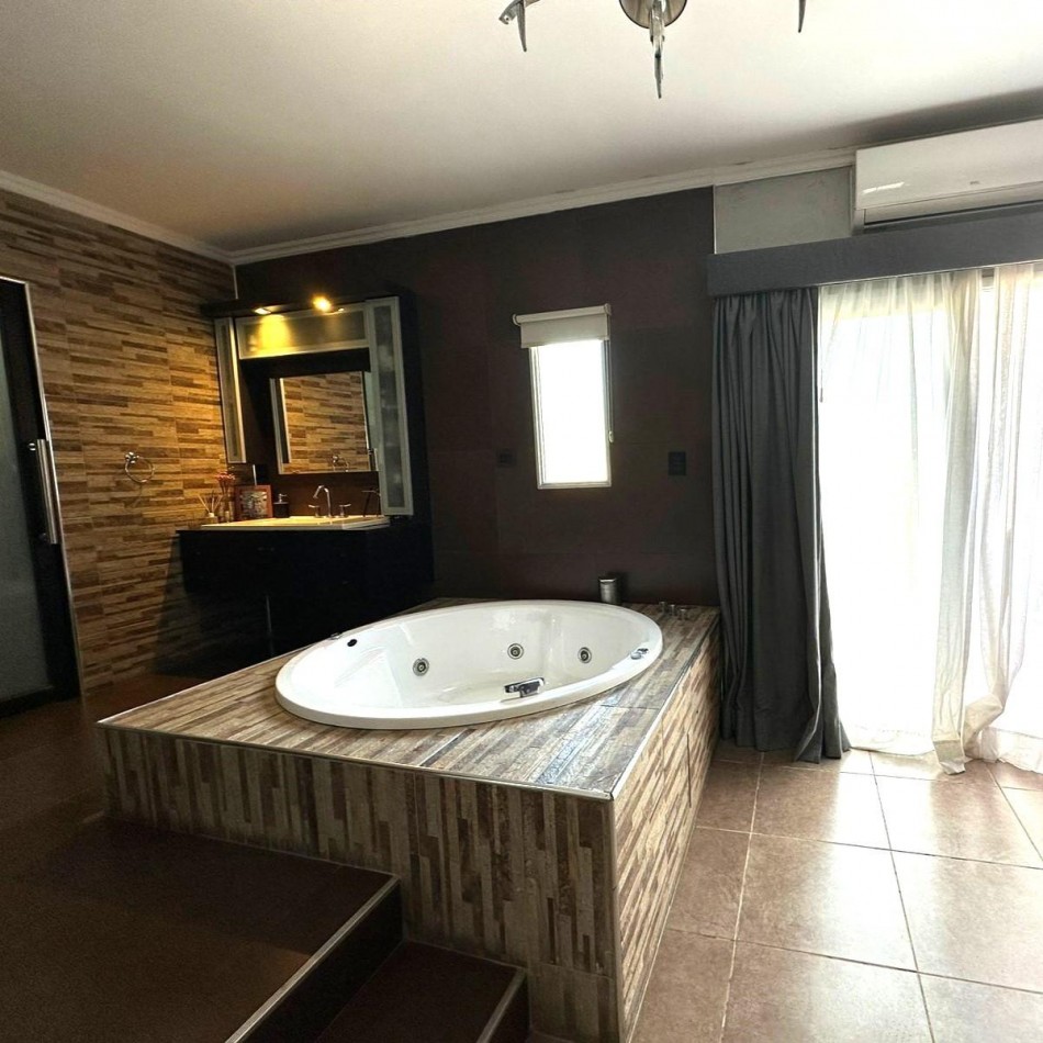 INCREIBLE CASA DE TRES DORMITORIOS