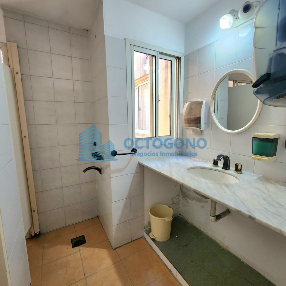 OPORTUNIDAD! INMUEBLE IDEAL PARA CONSULTORIOS, OFICINAS, GERIATRICOS