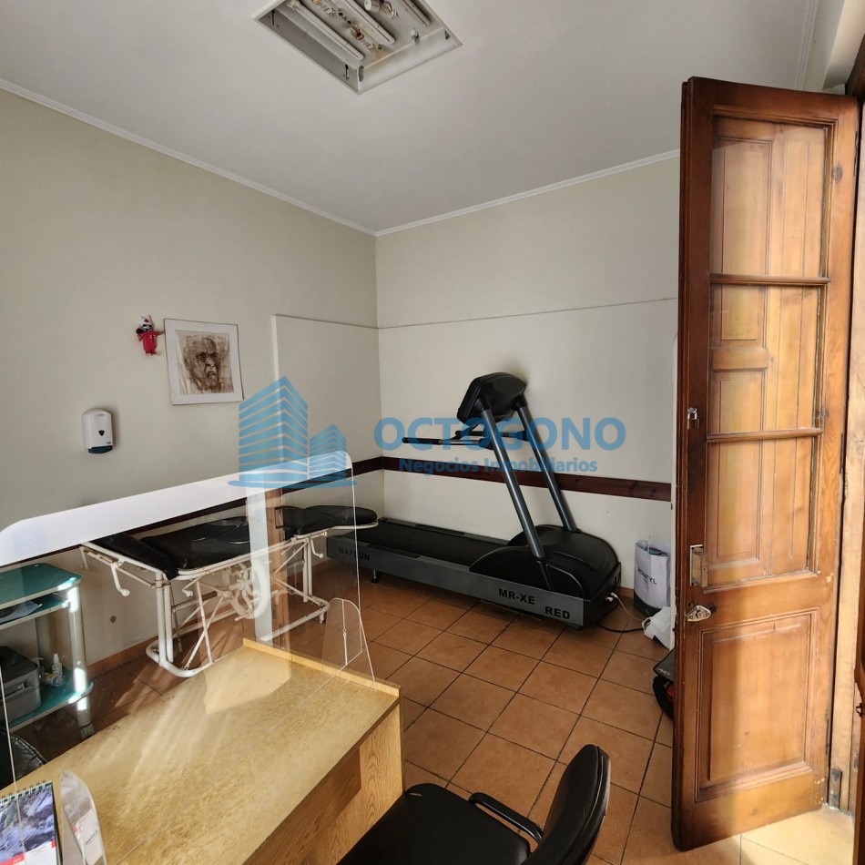 OPORTUNIDAD! INMUEBLE IDEAL PARA CONSULTORIOS, OFICINAS, GERIATRICOS