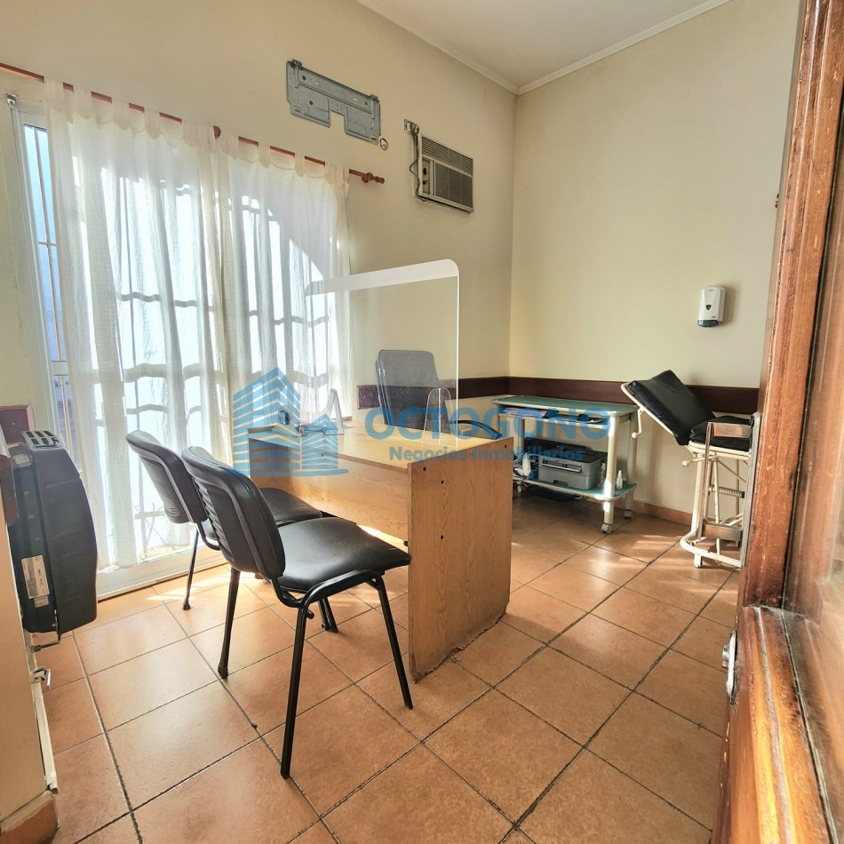 OPORTUNIDAD! INMUEBLE IDEAL PARA CONSULTORIOS, OFICINAS, GERIATRICOS