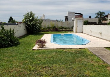 ESPECTACULAR CASA CON PISCINA